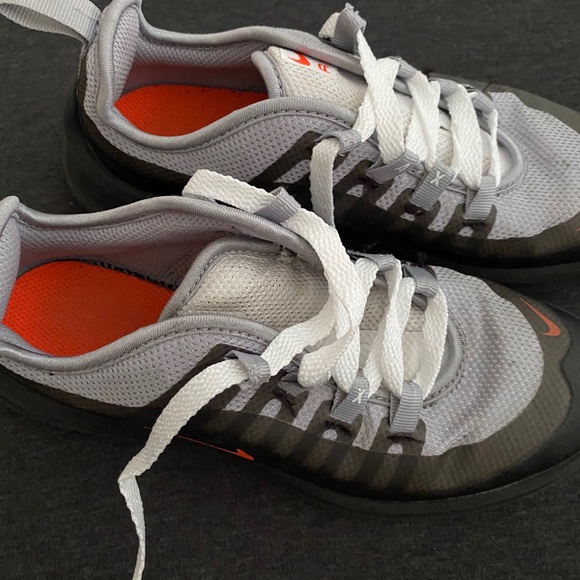Kids Nike Air Max - Picture 2 of 4